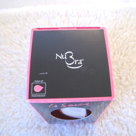 La Senza Seamless Feather-Lite Push-Up Bra - Picture 2 of 9